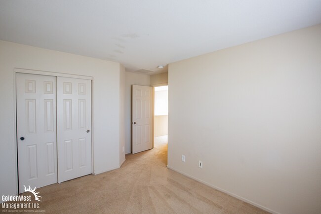 Building Photo - Spacious and Lovely Two-Story 3Bdm 2.5Ba Home in Centennial.