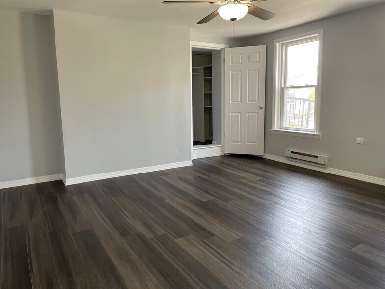 Building Photo - 155 W Main St