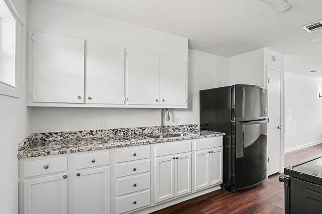 Building Photo - 2209 Barbell Ln