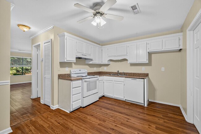 Building Photo - 6239 Lucille Dr