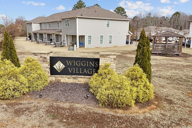 Building Photo - 1021 Peony Ln