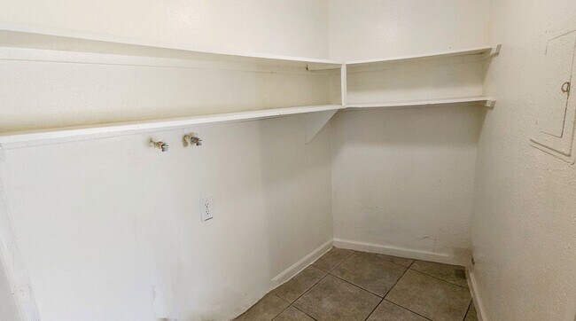 Building Photo - NO APPLICATION FEES (Section-8 Ok) 3-Bed A...