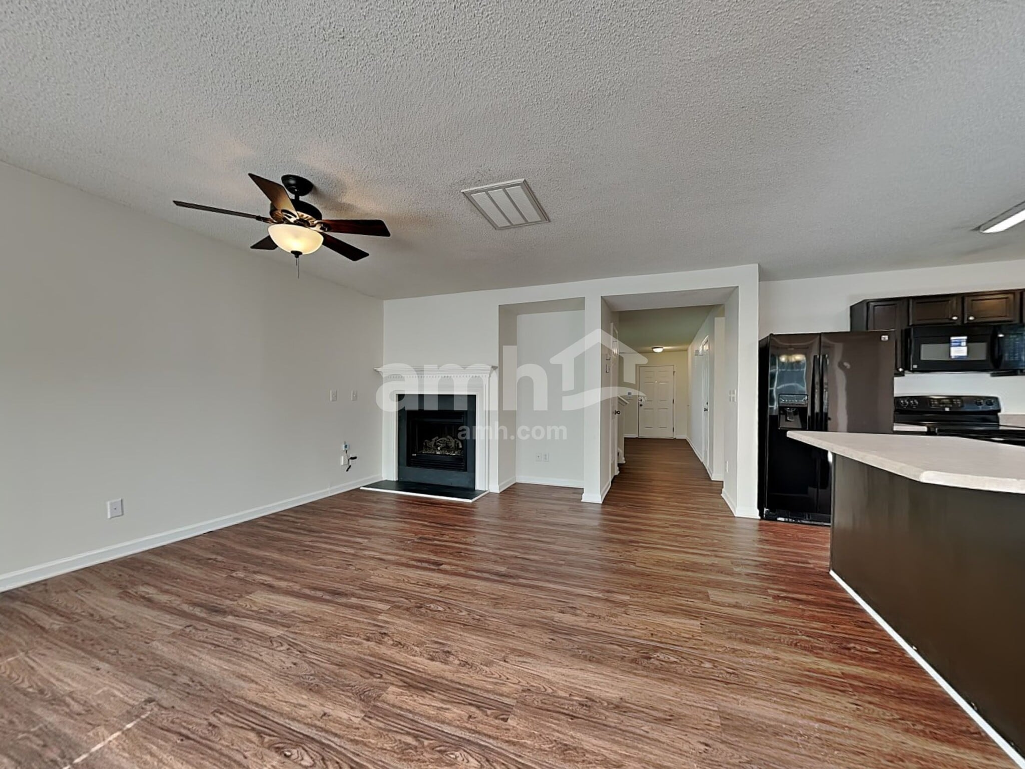 Building Photo - 124 Trayesan Dr