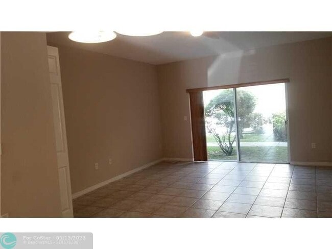 Building Photo - 4944 SW 140th Terrace