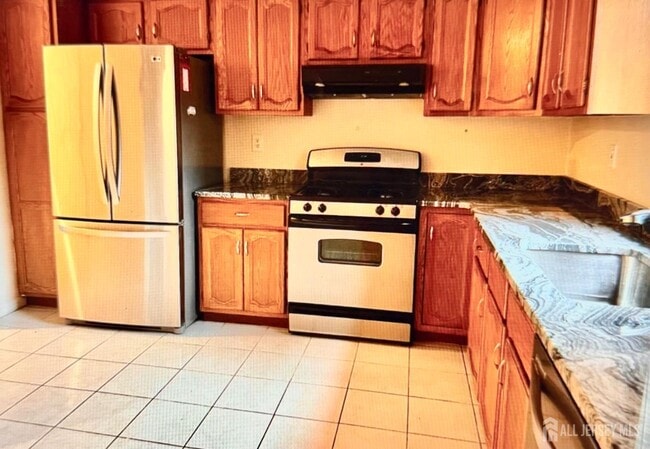 Building Photo - 2802 Deerfield Dr