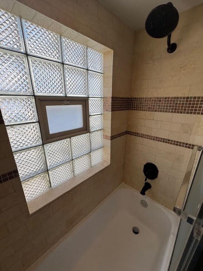 Building Photo - Fully Furnished Beautifully Restored Vinta...