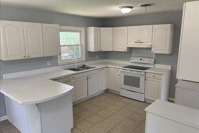 Building Photo - Private Bedroom Near University of South Alabama – Student-Friendly Home