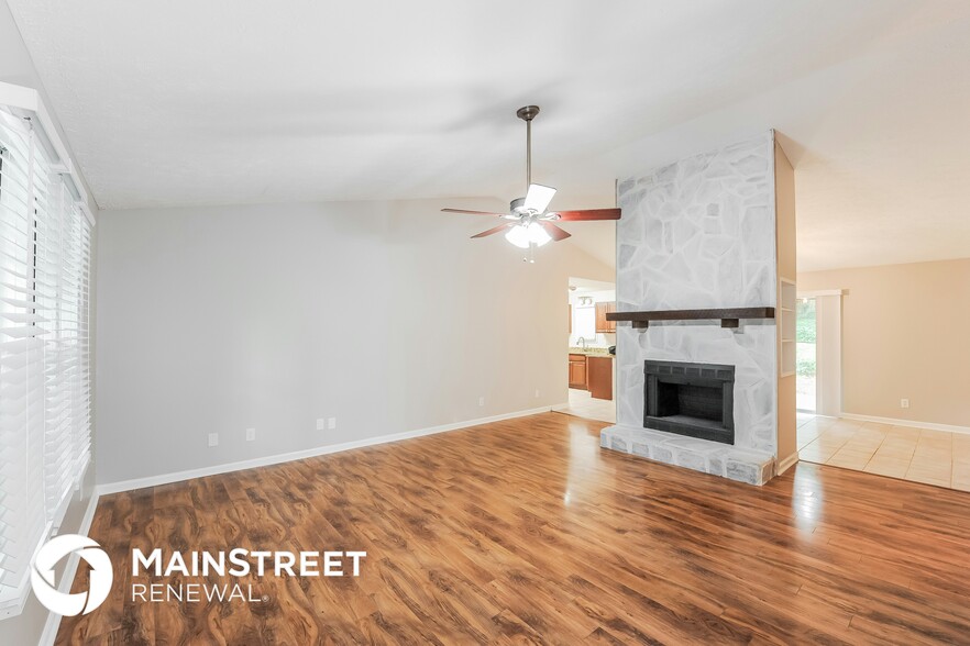 Building Photo - 129 Riverchase Dr