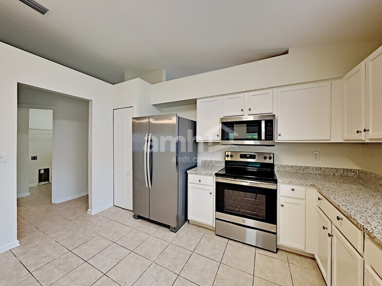 Building Photo - 1044 Summer Breeze Dr