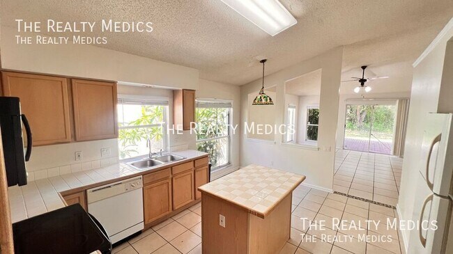 Building Photo - 7373 Mardell Ct