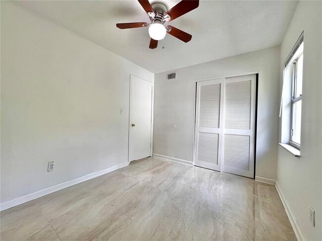 Building Photo - 2848 Empire Pl