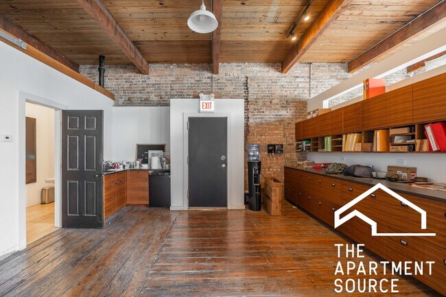 Building Photo - 3124 W Carroll Ave