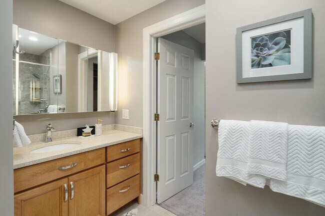 Building Photo - Two Bedroom Fitler Square Condo