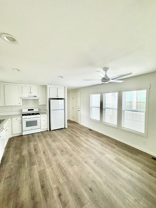 Building Photo - 66434 5th St