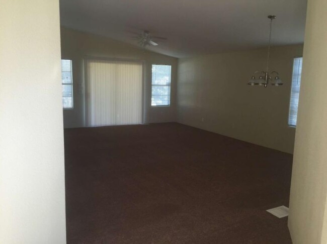Building Photo - 2 bedroom in PHOENIX AZ 85041