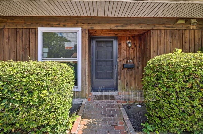 Building Photo - 1474 E Tanners Creek Dr