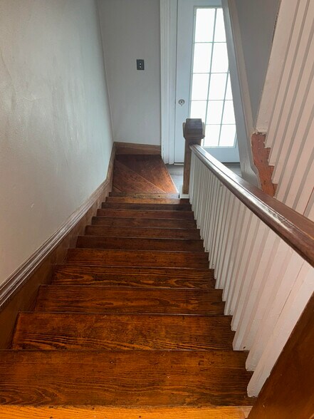 Stairs Second to First, Recent - 253 Jefferson St