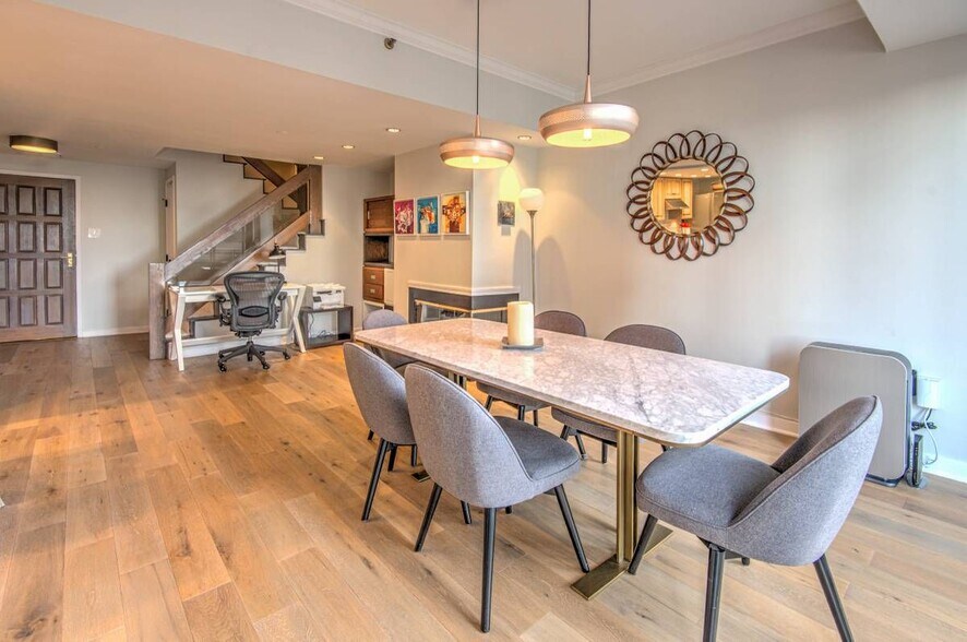 Building Photo - 1530 Key Blvd