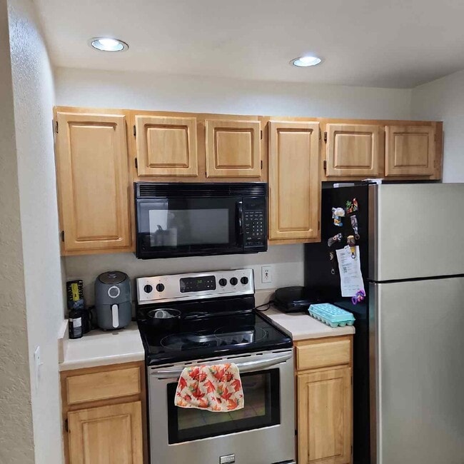 Building Photo - 4002 Venetian Bay Dr