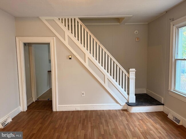 Building Photo - 73 Walnut St