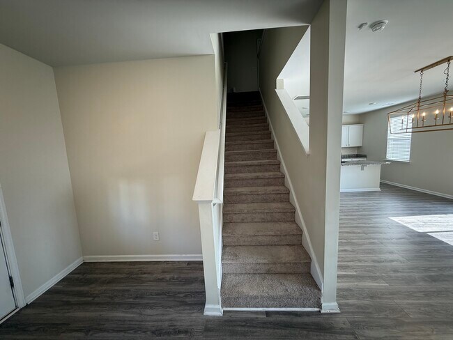 Building Photo - 341 Berring Ln