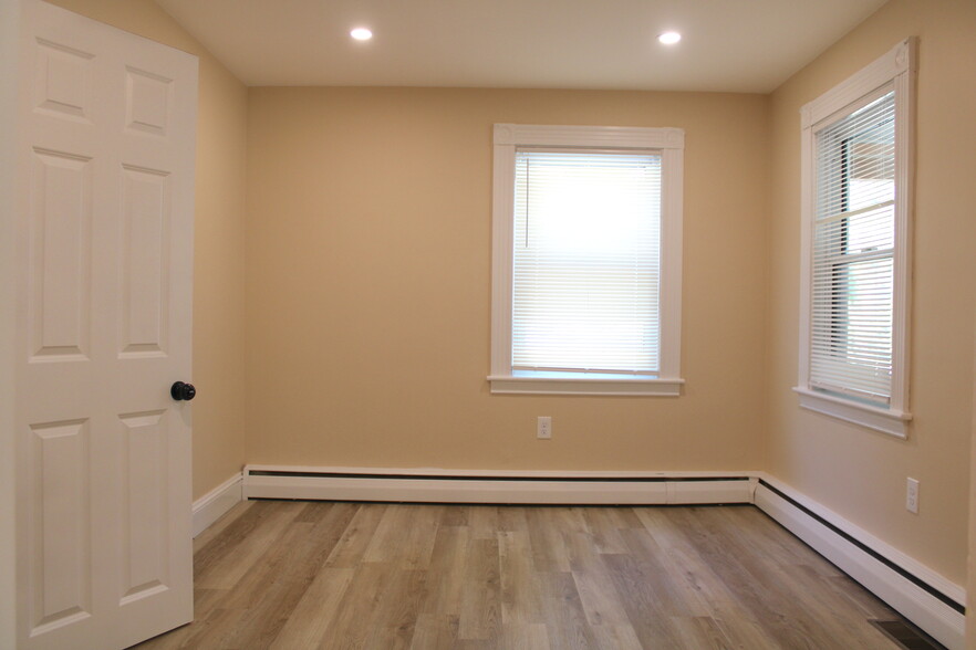 Building Photo - 11 Central Ave