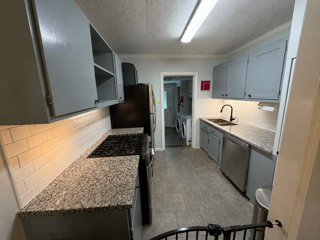 Building Photo - 6613 Westover-