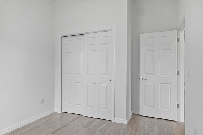 Building Photo - 31 Louvet Ln