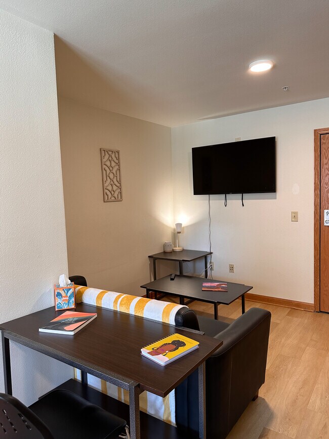 Building Photo - Varsity Campus Apartments