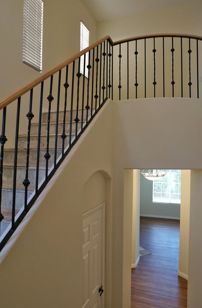 Building Photo - 1816 Pintura Cir W