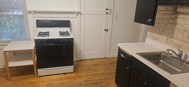 Kitchen - 1813 East Greenwich Ave