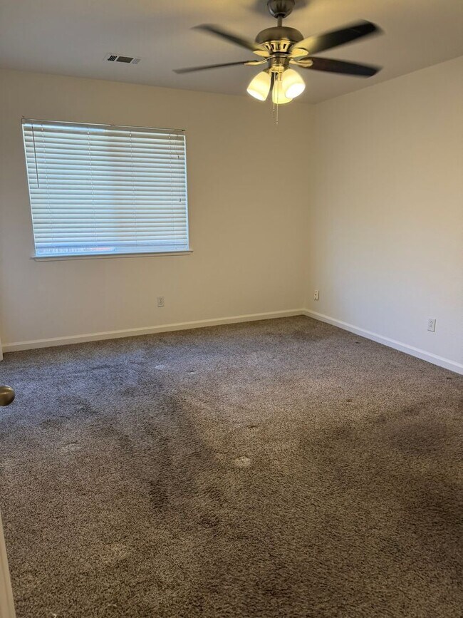 Building Photo - **PENDING** 4 Bedroom, 2 1/2 Bathroom Single Family Home In Antioch with Three Car Garage