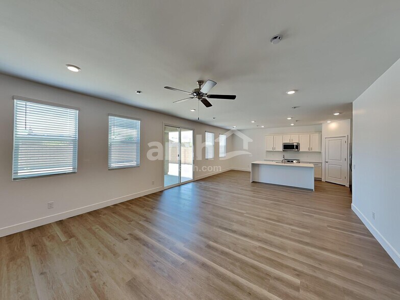 Building Photo - 9604 Harkes Dr