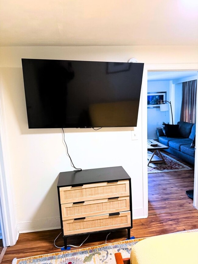 Building Photo - 98 Grant St