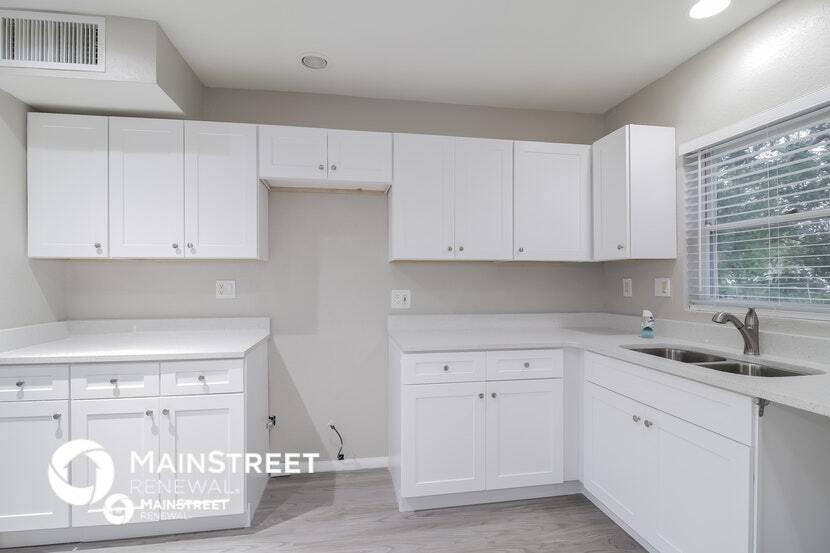 Building Photo - 5963 Bamboo Dr