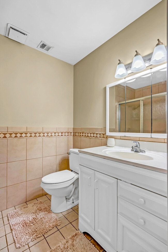 Building Photo - 14702 Wildflower Ln