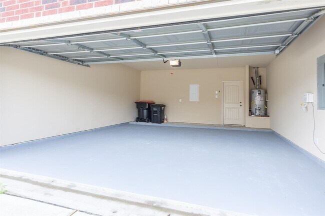 Building Photo - 18215 Amalfi Coast Dr