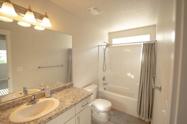 Building Photo - 4172 E Tivon Ln