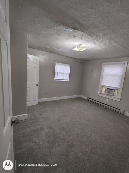 Building Photo - 24 24th St