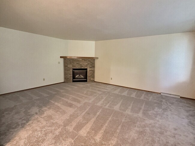 Building Photo - 3181 Westowne Ct