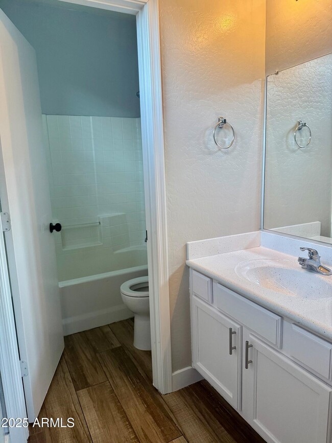 Building Photo - 1259 S Emmett Dr