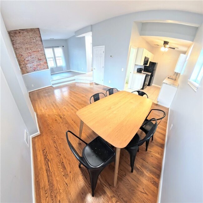 Building Photo - 14 Atkinson St