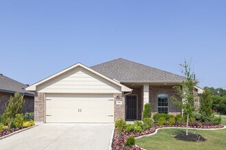 Building Photo - 10504 Many Oaks Dr