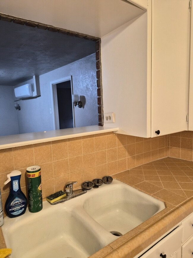 Building Photo - 21884 E Clayton Ave