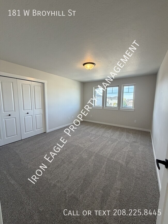 Building Photo - 181 W Broyhill St