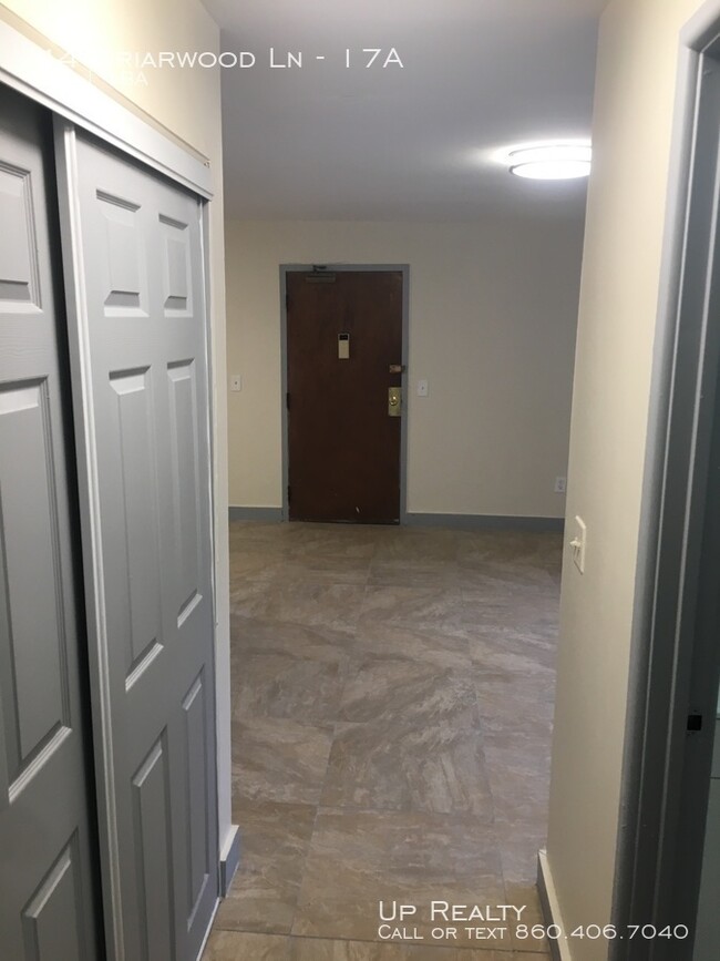 Building Photo - 40-44 Briarwood Ln