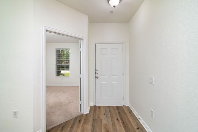 Building Photo - Townhome in Parker Estates!! READY for move in early June