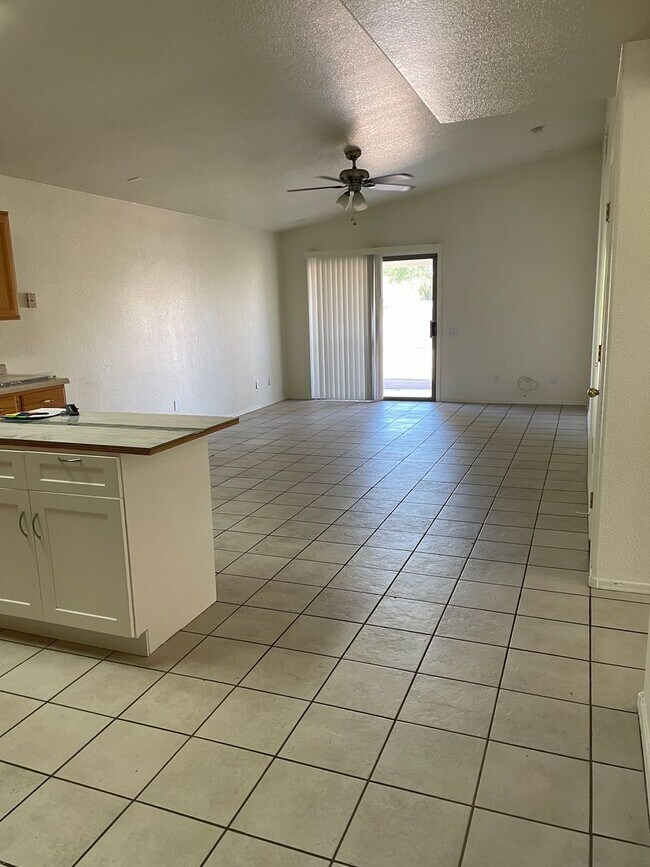 Building Photo - Desirable Home in Arroyo Ridge!