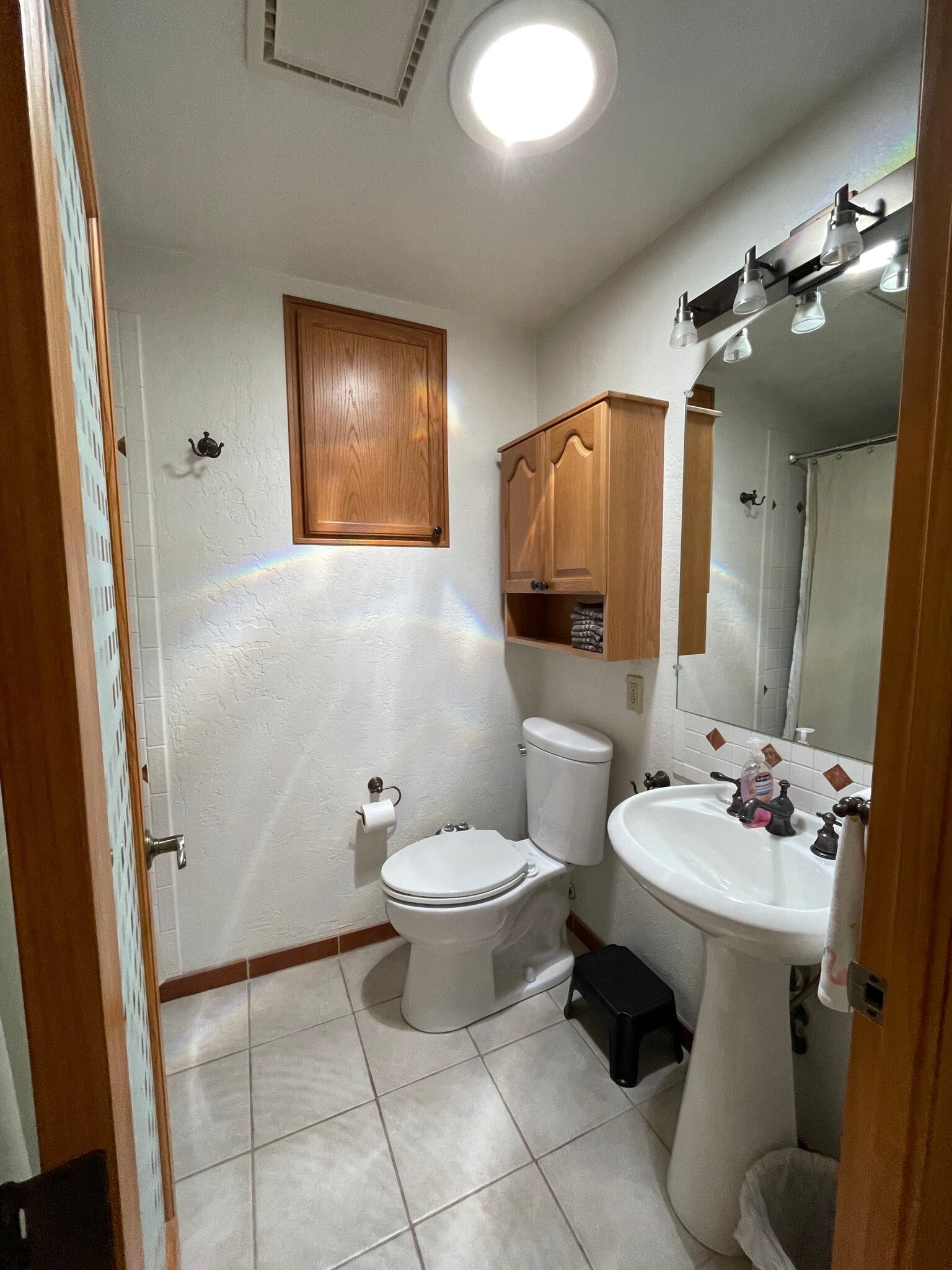 2nd Bath - 2905 E 5th Ave