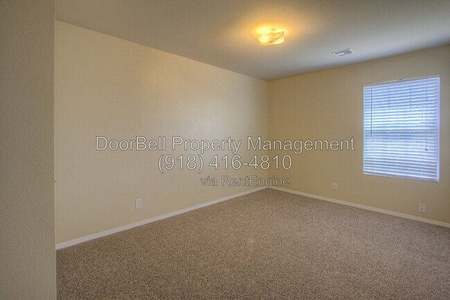 Building Photo - 5807 N 34th St
